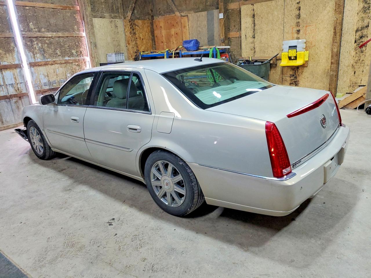 2008 CADILLAC DTS photo 3