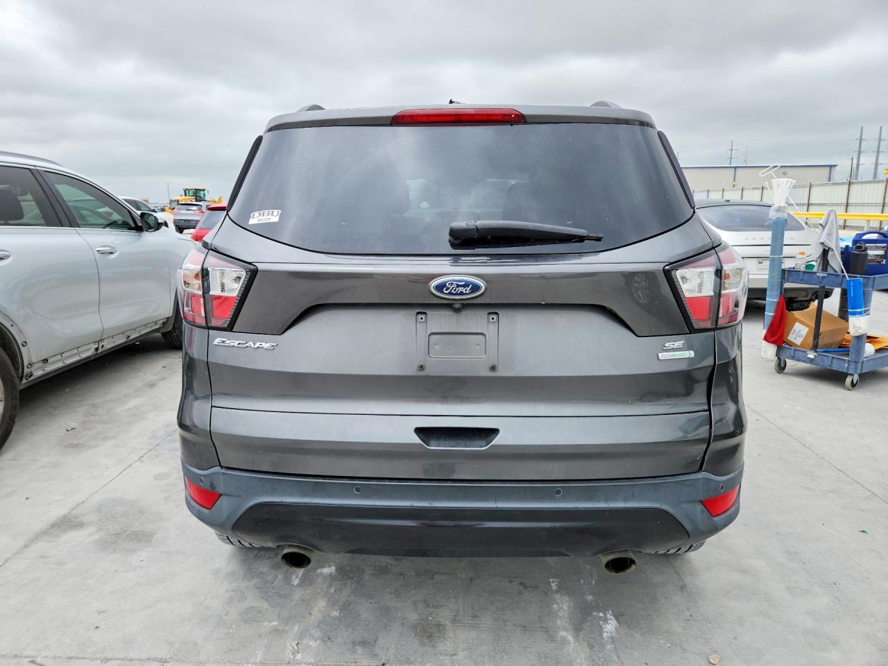 2017 FORD ESCAPE SE photo 11