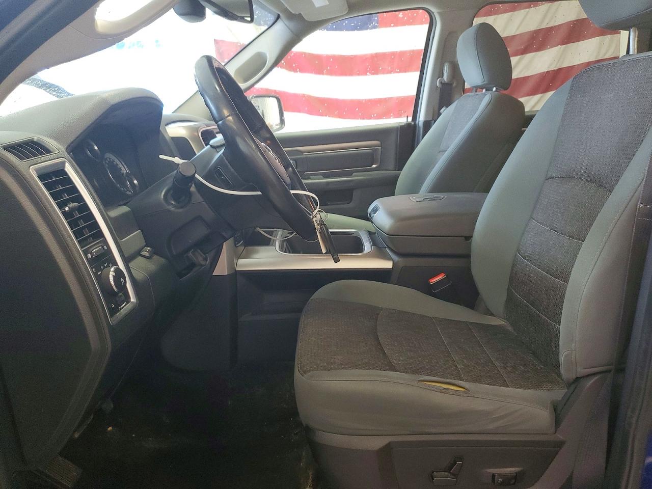 2016 RAM 1500 photo 13