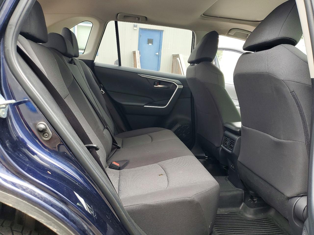 2019 TOYOTA RAV4 XLE photo 21