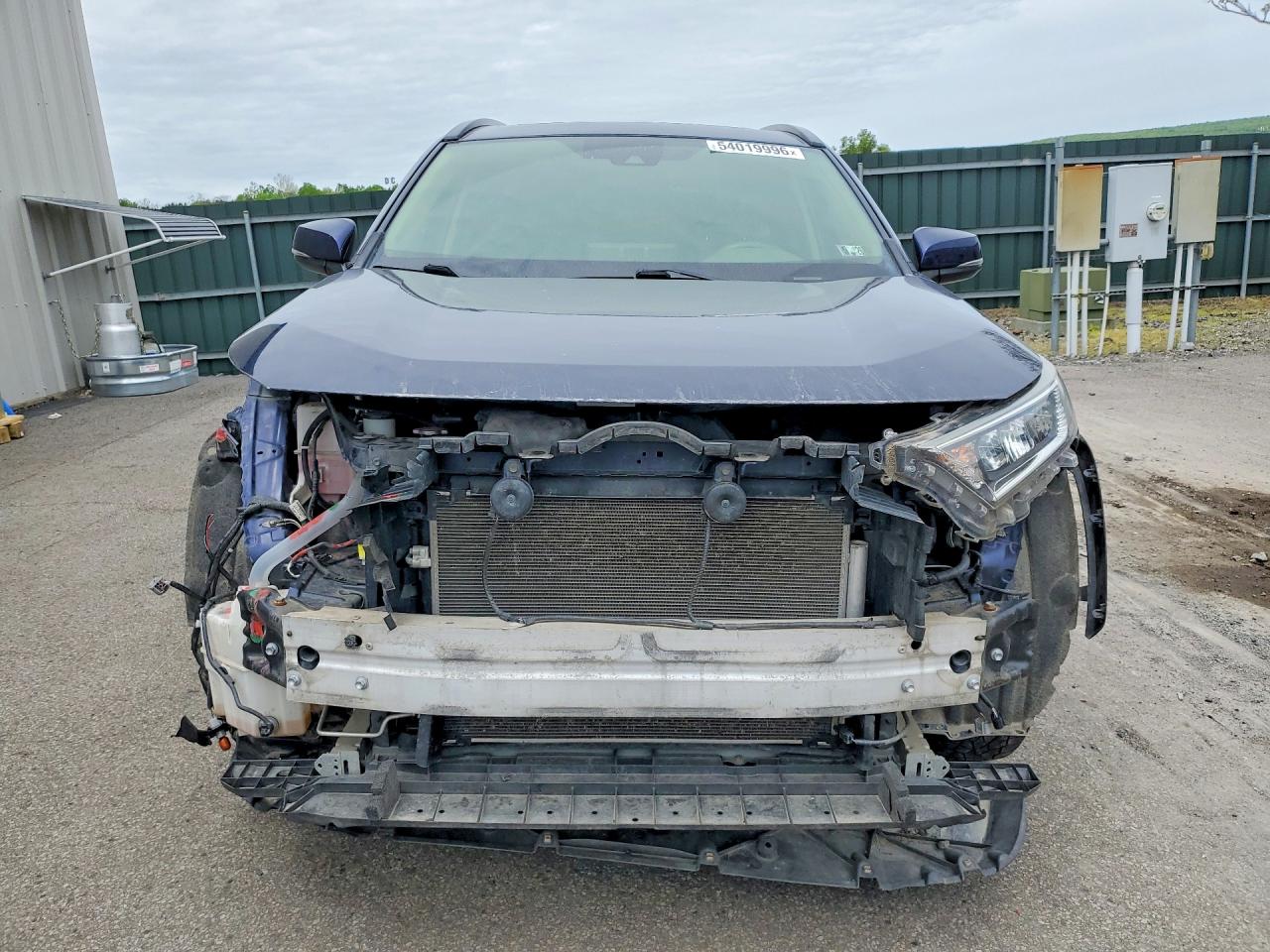 2019 TOYOTA RAV4 XLE photo 9