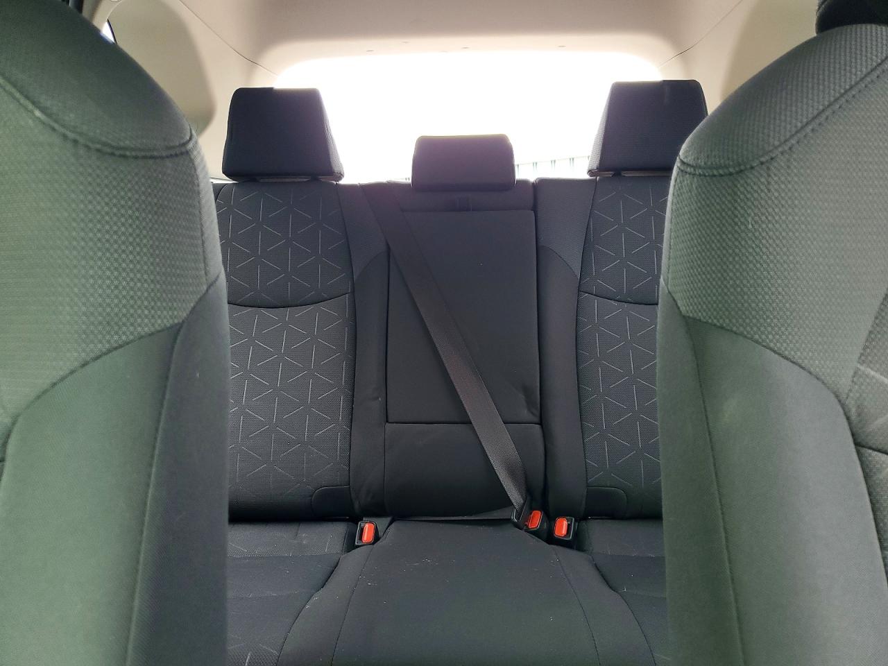 2019 TOYOTA RAV4 XLE photo 19