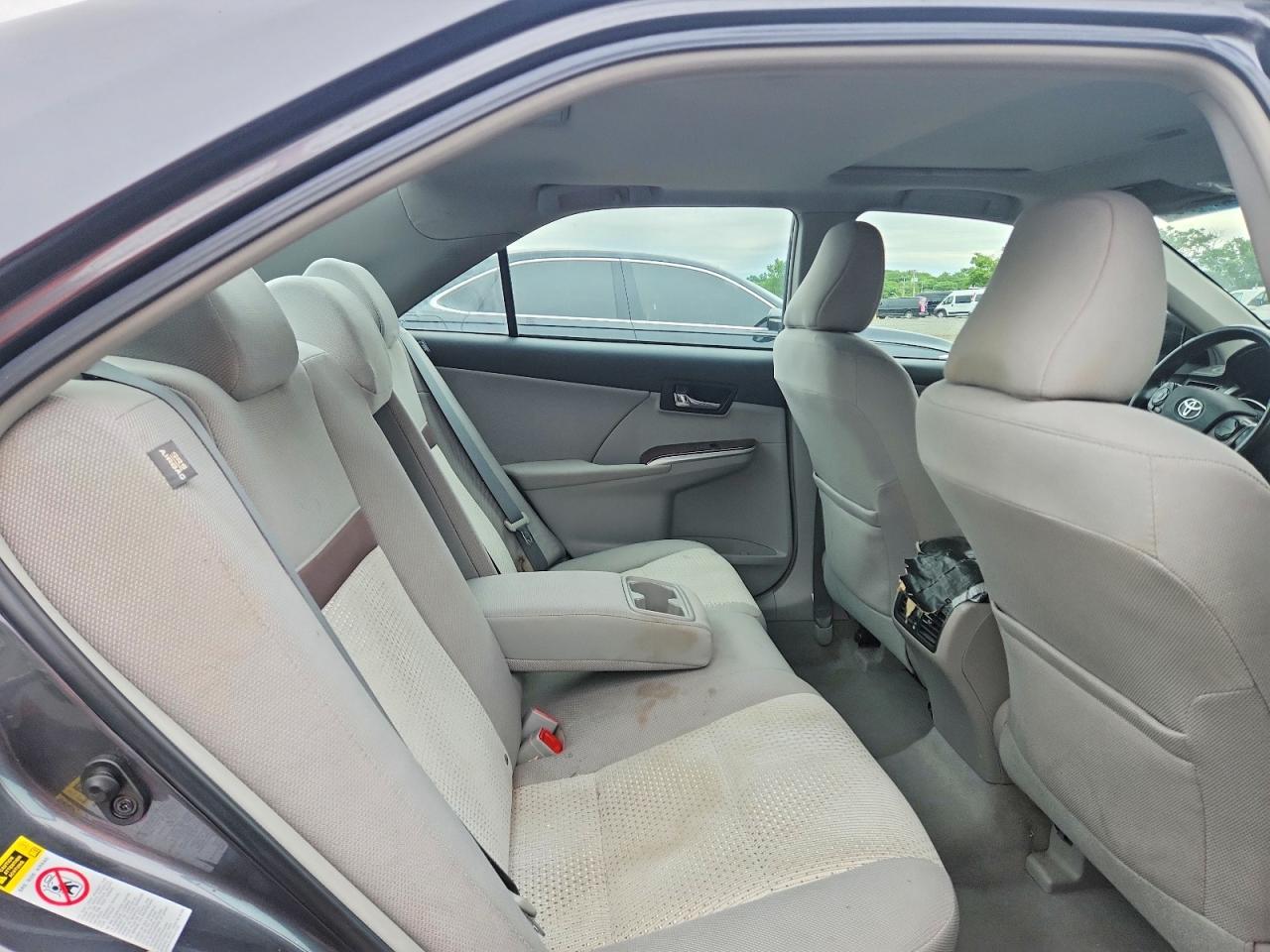 2012 TOYOTA CAMRY XLE photo 19