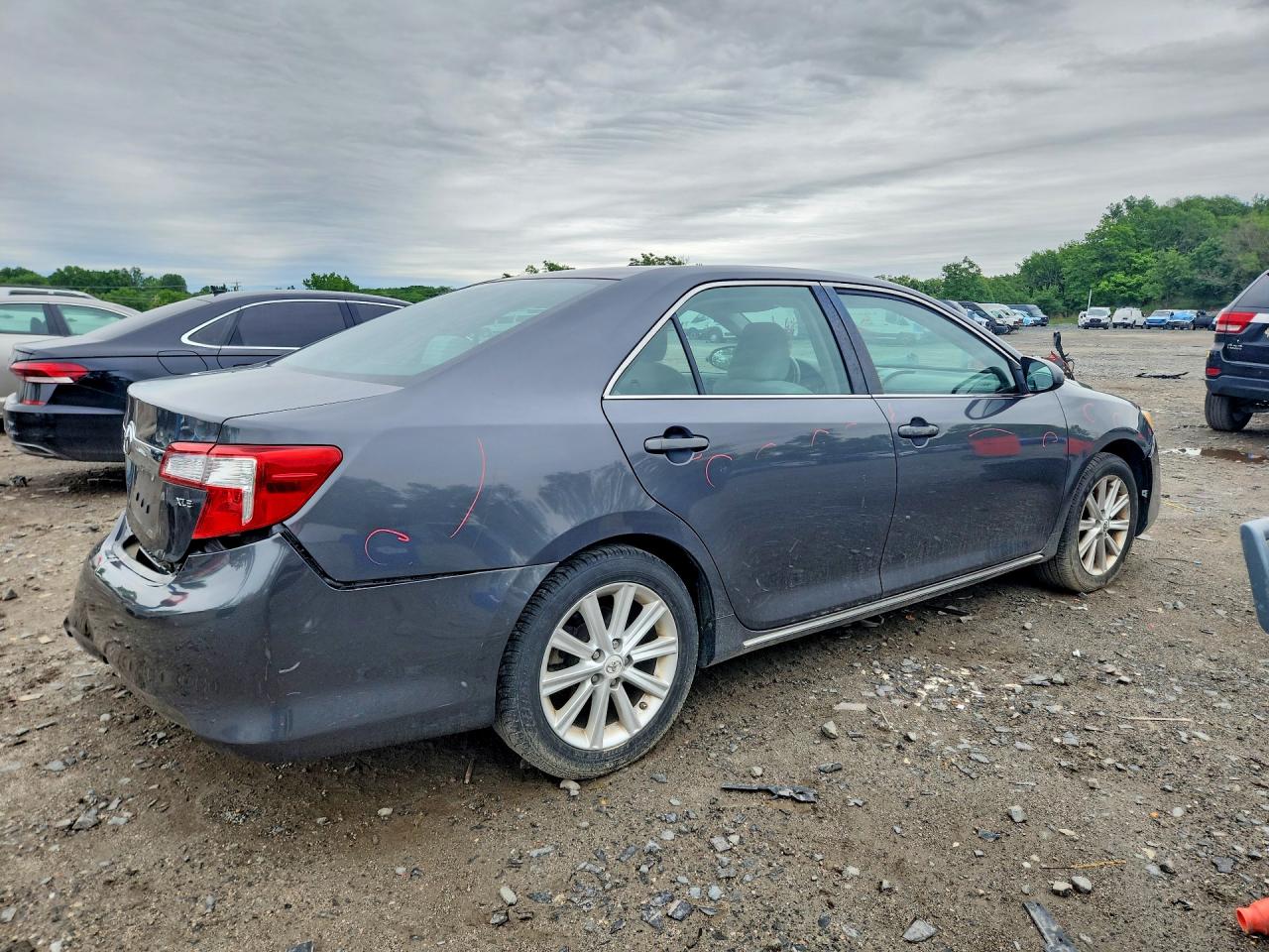 2012 TOYOTA CAMRY XLE photo 5