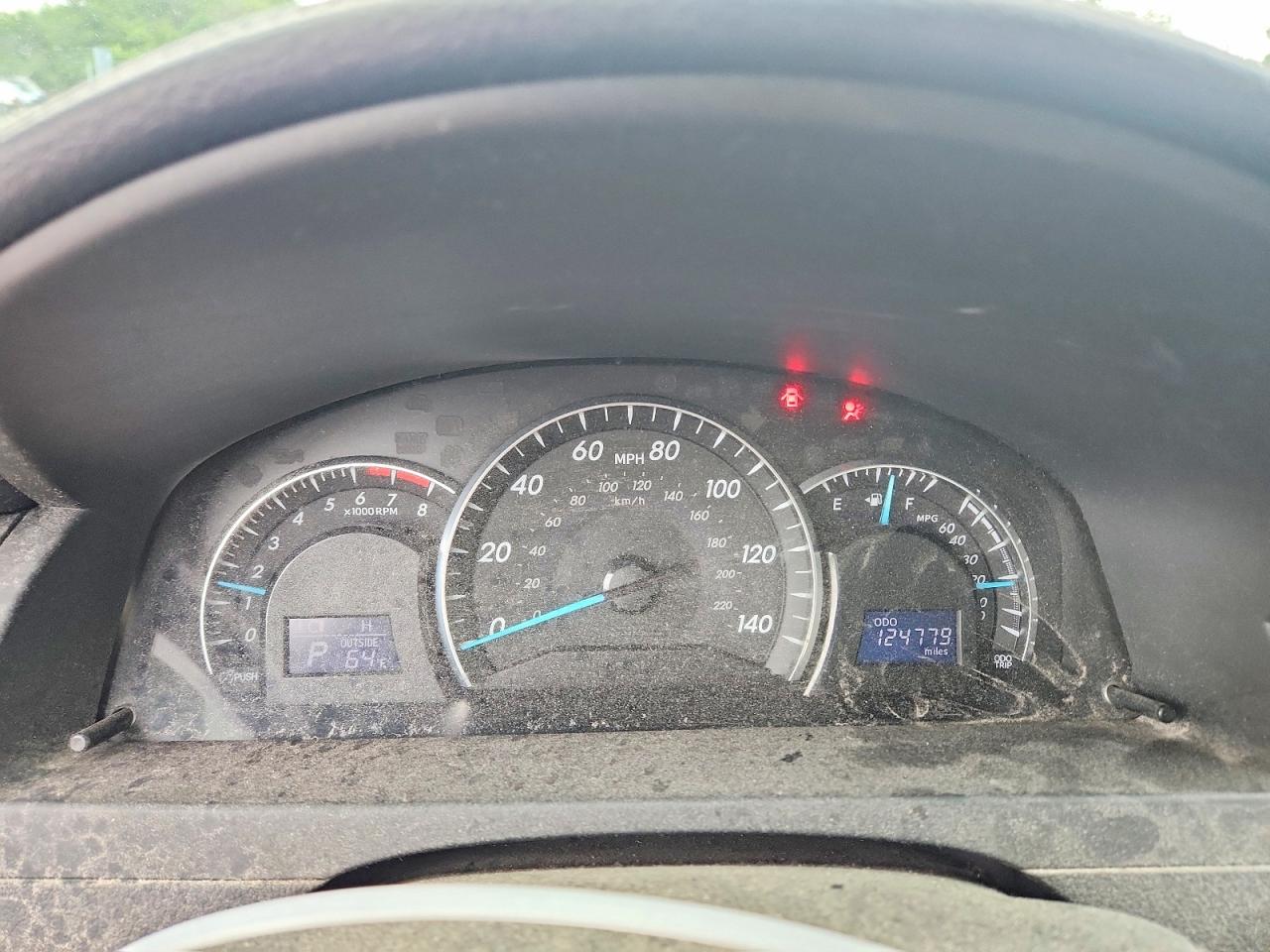 2012 TOYOTA CAMRY XLE photo 17