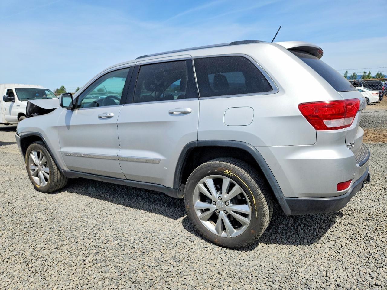 2012 JEEP GRAND CHEROKEE LAREDO photo 4