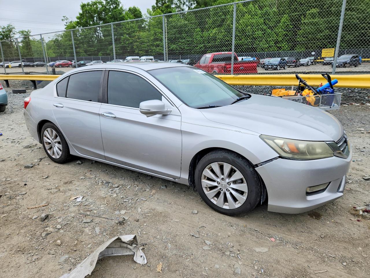 2013 HONDA ACCORD photo 4