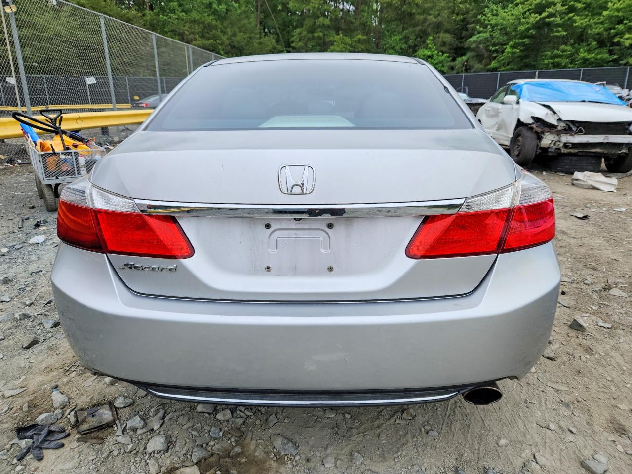 2013 HONDA ACCORD photo 6