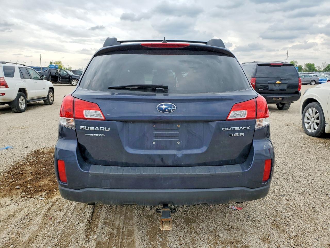 2012 SUBARU OUTBACK photo 16