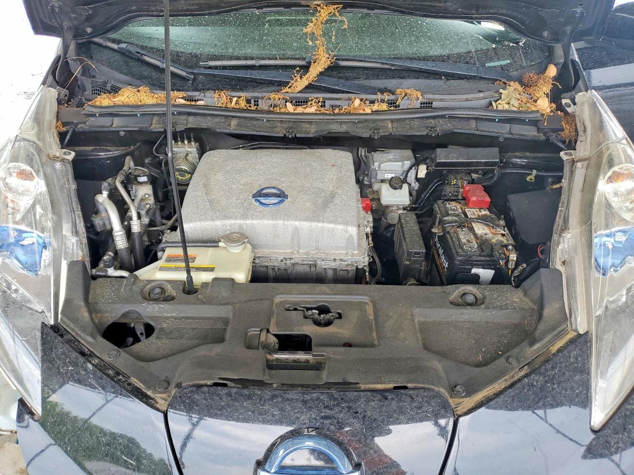 2014 NISSAN LEAF SL photo 31