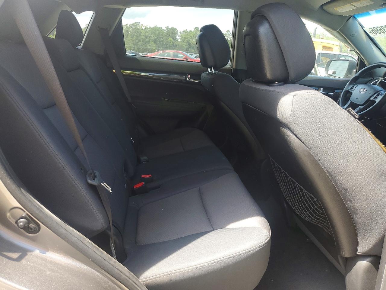 2013 KIA SORENTO LX photo 11