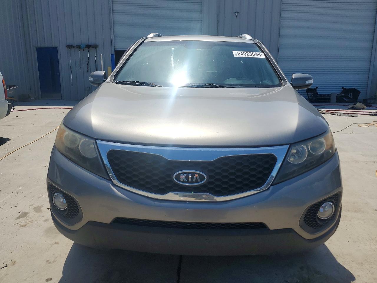 2013 KIA SORENTO LX photo 5