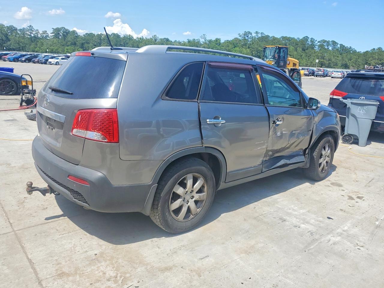 2013 KIA SORENTO LX photo 3
