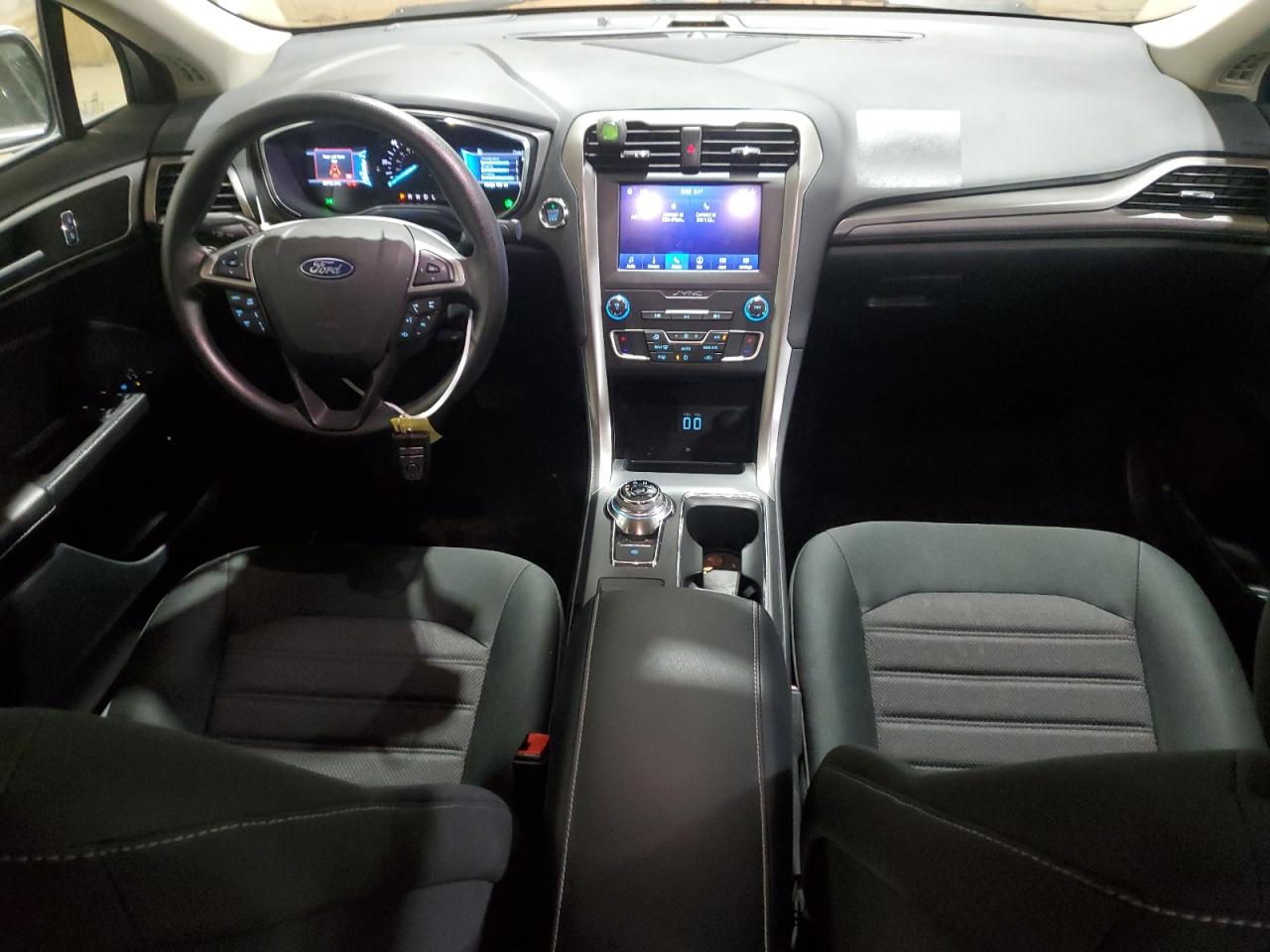 2020 FORD FUSION SE photo 8