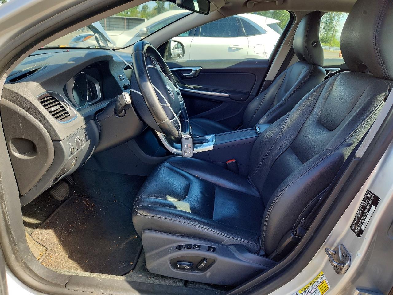 2015 VOLVO S60 PREMIER photo 19