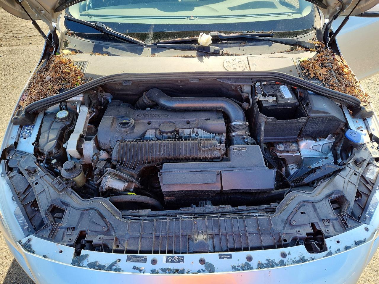 2015 VOLVO S60 PREMIER photo 31
