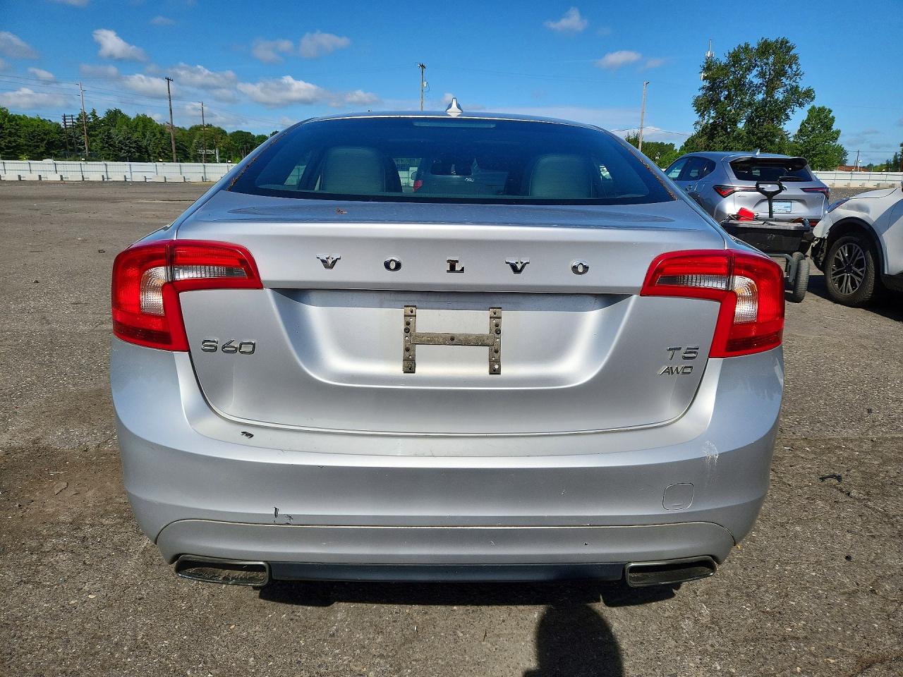 2015 VOLVO S60 PREMIER photo 16