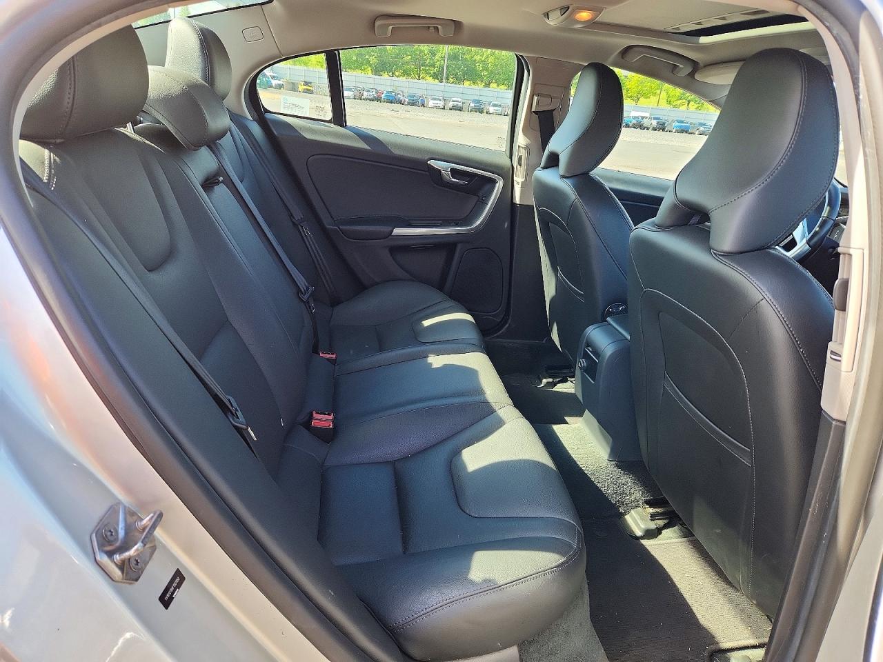 2015 VOLVO S60 PREMIER photo 28