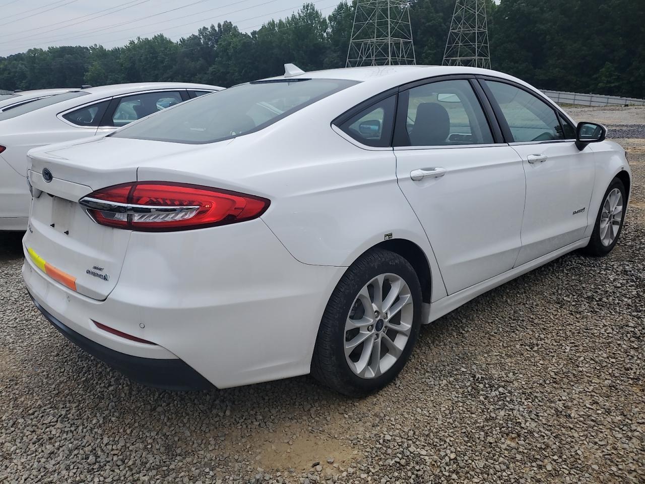 2019 FORD FUSION SE photo 3