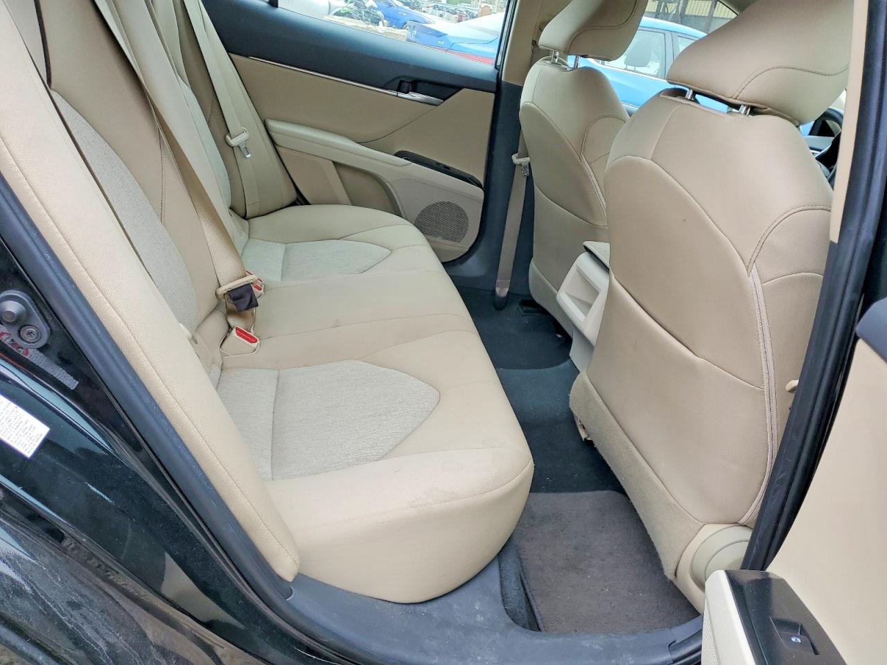 2018 TOYOTA CAMRY LE photo 19