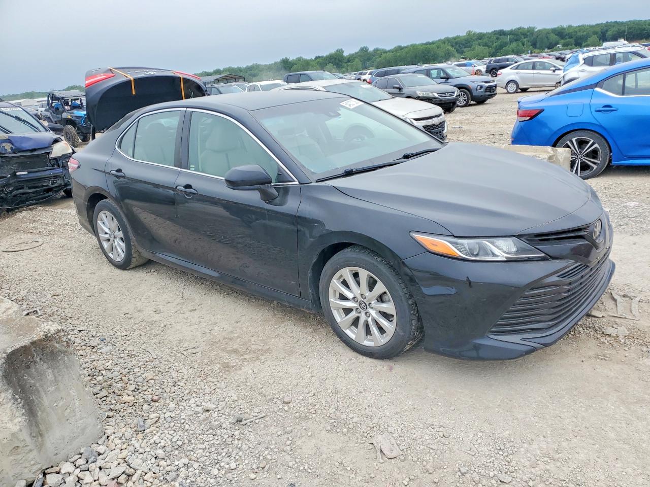 2018 TOYOTA CAMRY LE photo 7