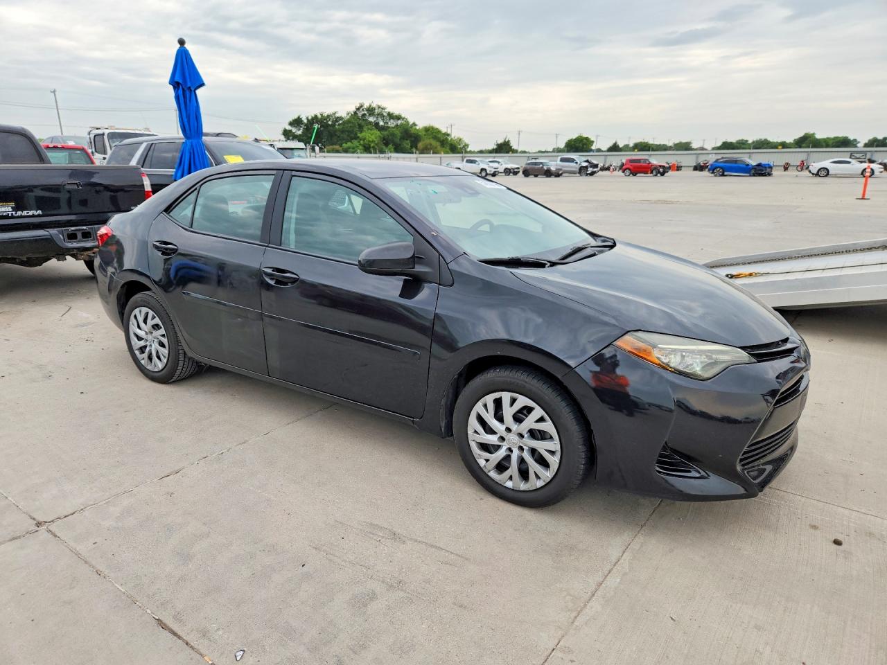 2018 TOYOTA COROLLA LE photo 4