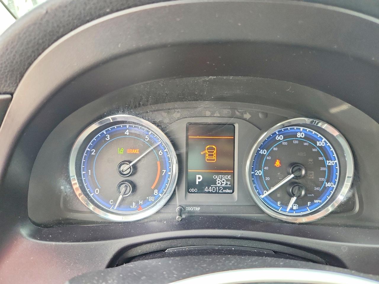 2018 TOYOTA COROLLA LE photo 9