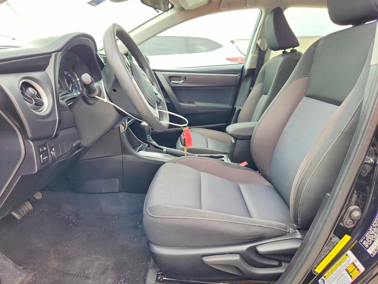 2018 TOYOTA COROLLA LE photo 7