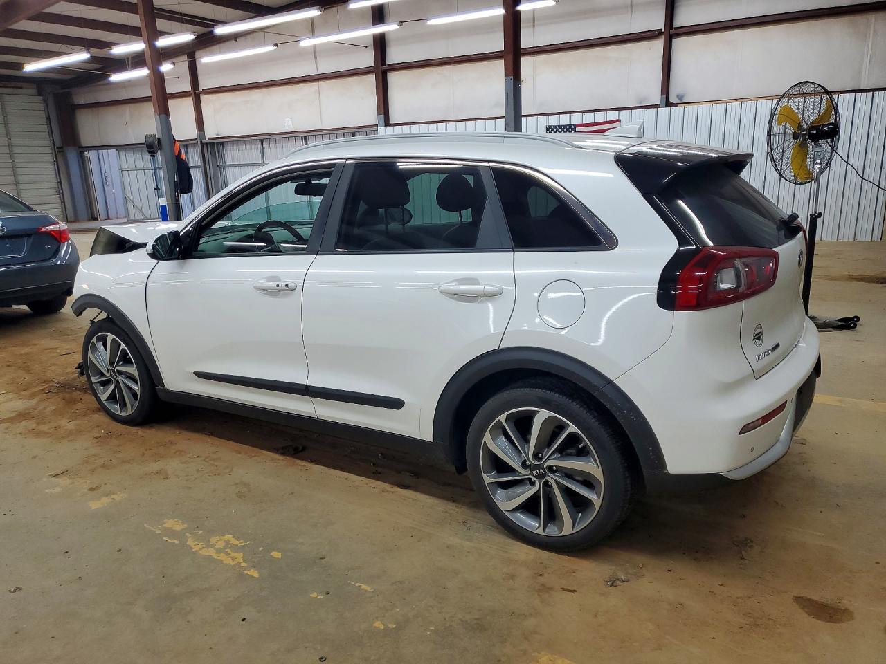 2017 KIA NIRO EX TOURING photo 3
