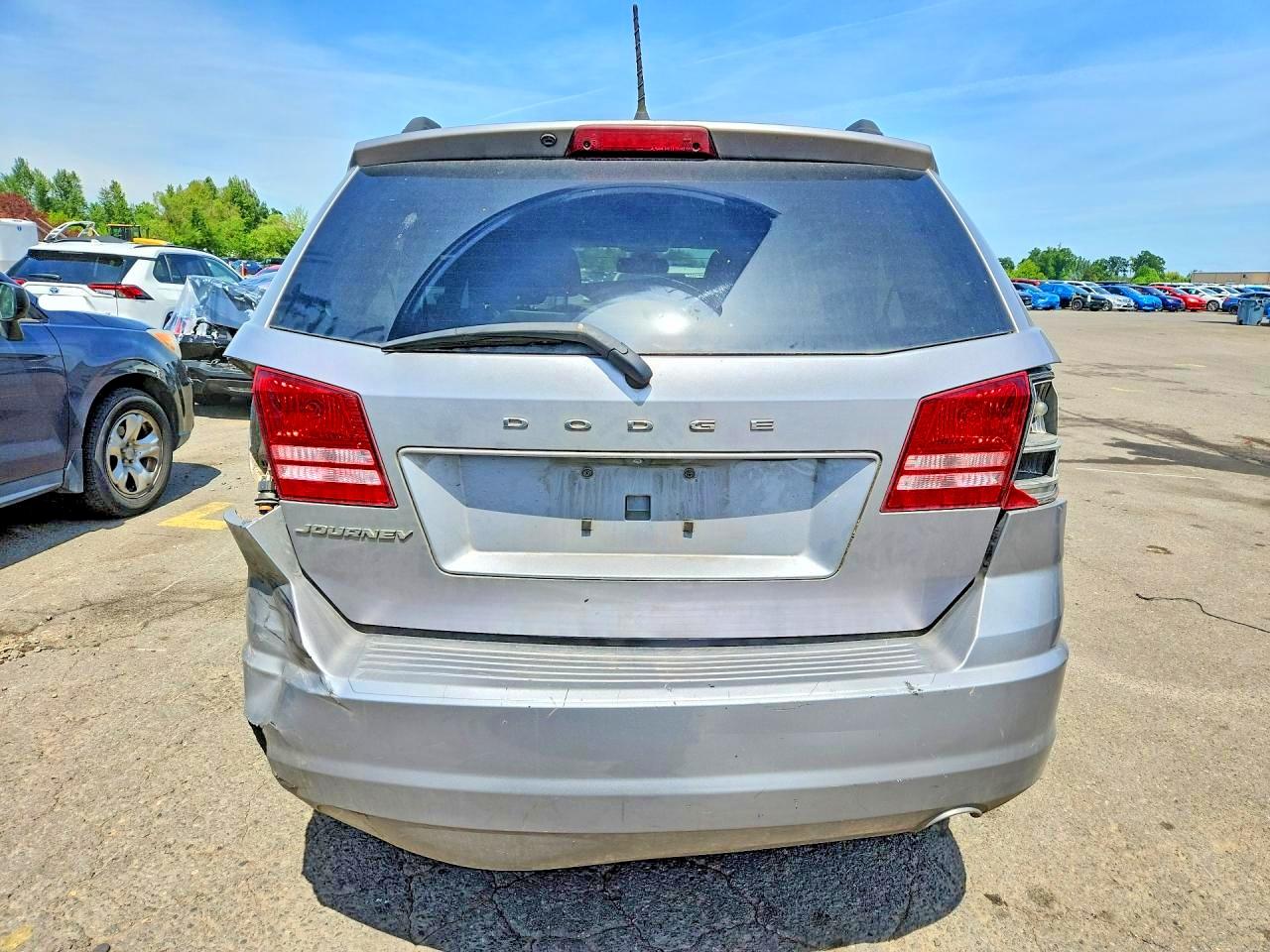2018 DODGE JOURNEY SE photo 16