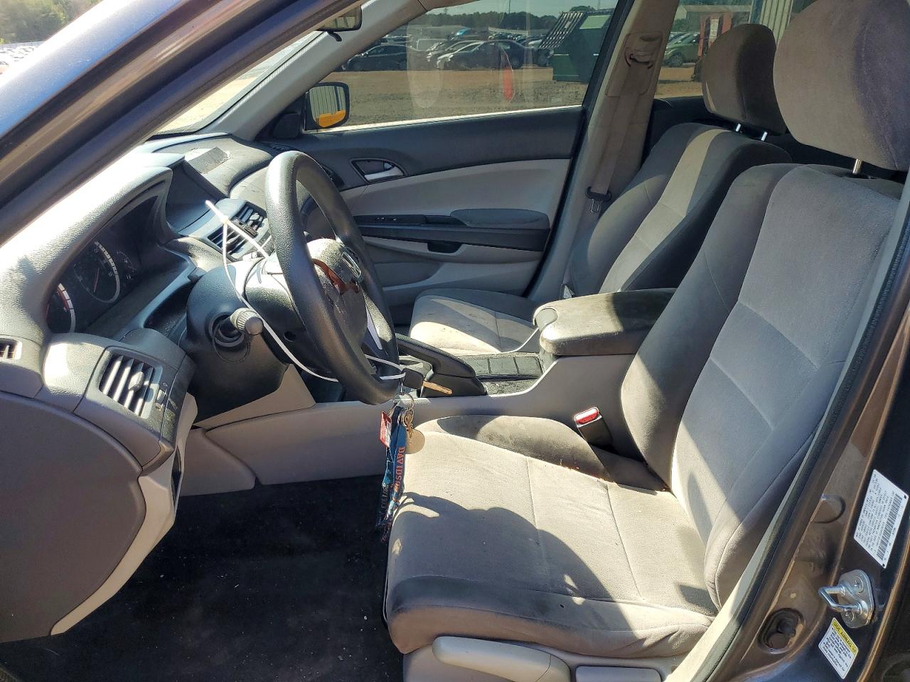 2010 HONDA ACCORD LX photo 13