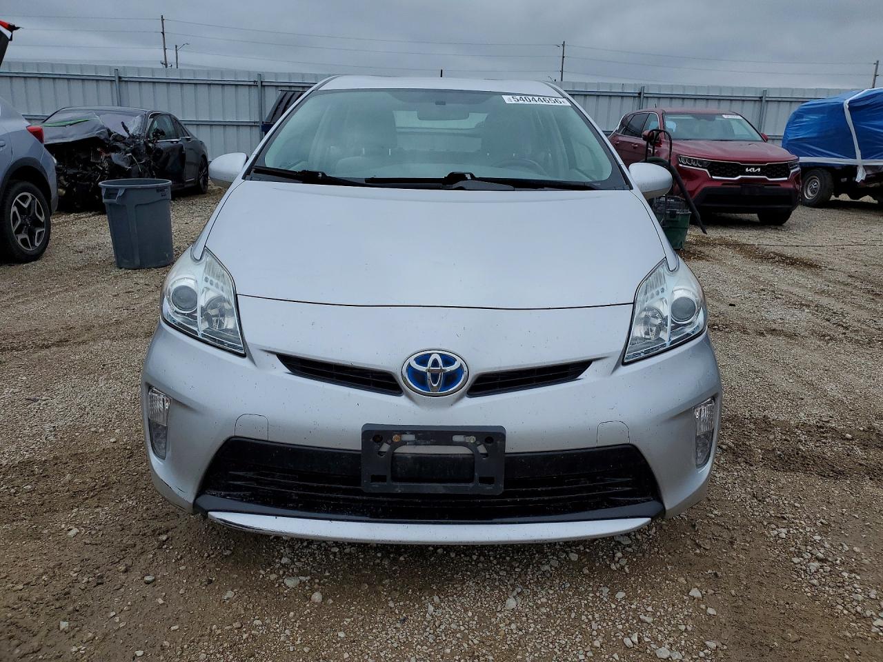 2012 TOYOTA PRIUS TWO photo 9