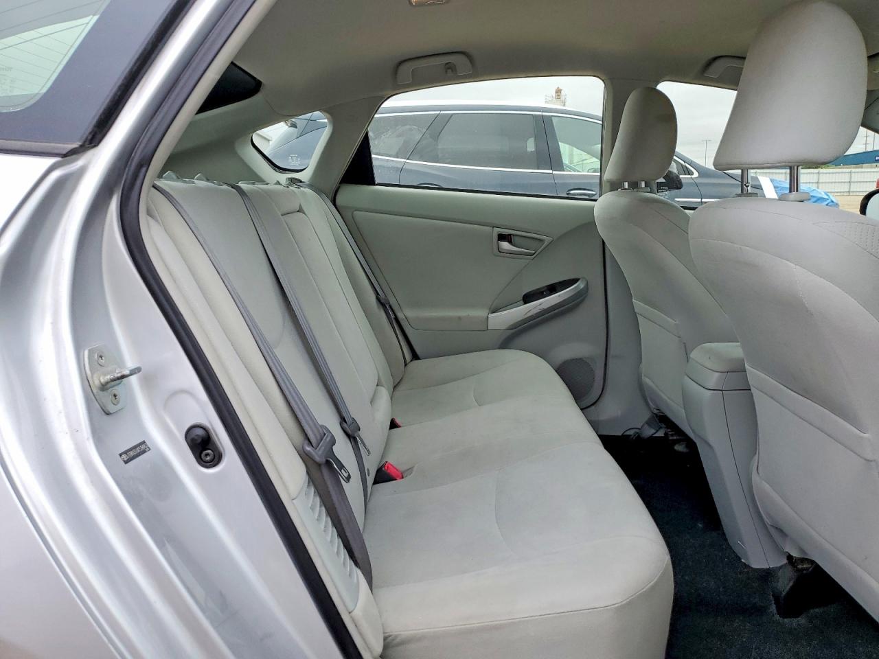 2012 TOYOTA PRIUS TWO photo 19