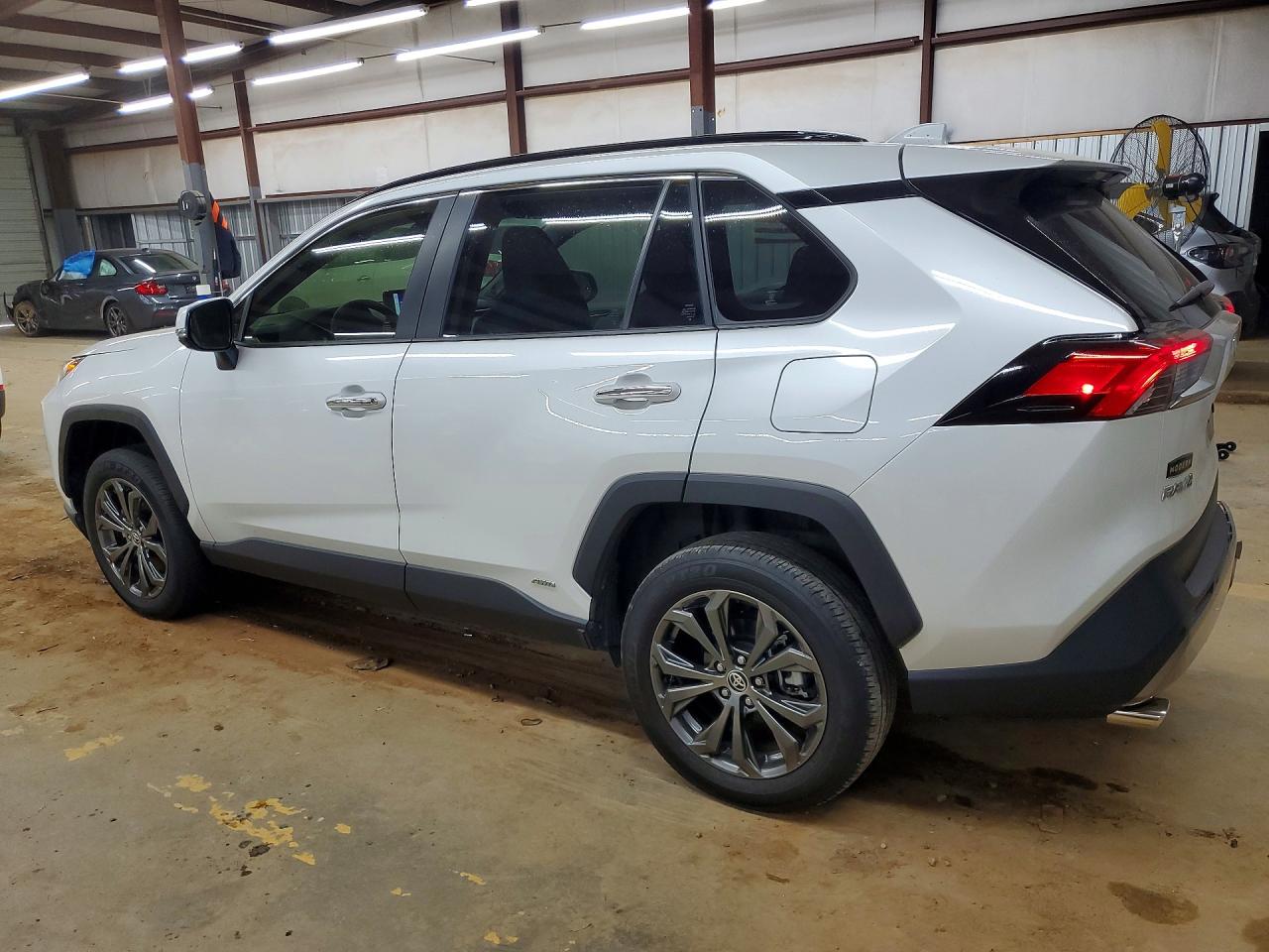 2024 TOYOTA RAV4 LIMITED photo 3