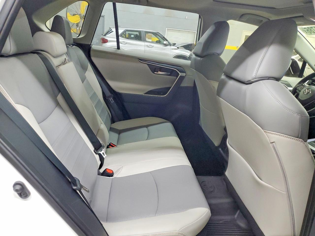 2024 TOYOTA RAV4 LIMITED photo 21