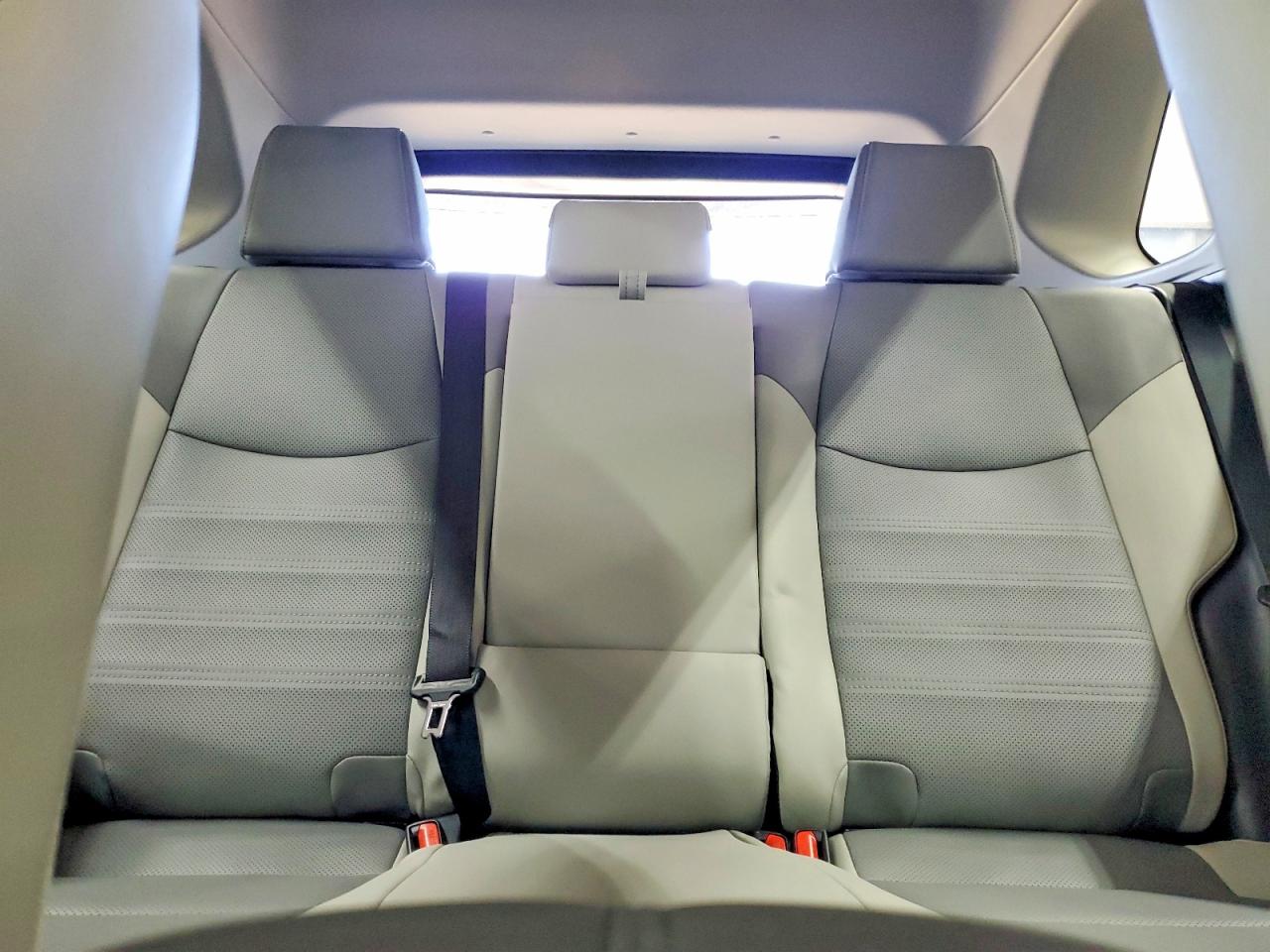 2024 TOYOTA RAV4 LIMITED photo 19