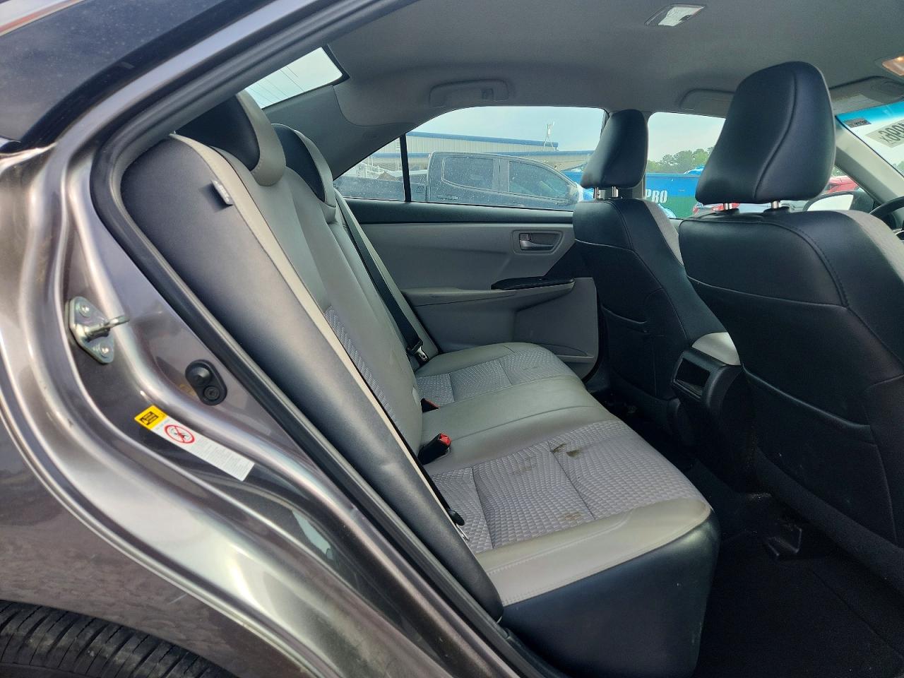 2015 TOYOTA CAMRY SE photo 28