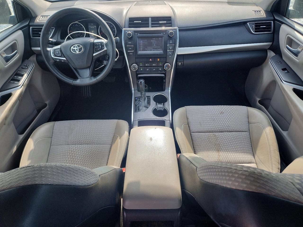 2015 TOYOTA CAMRY SE photo 22