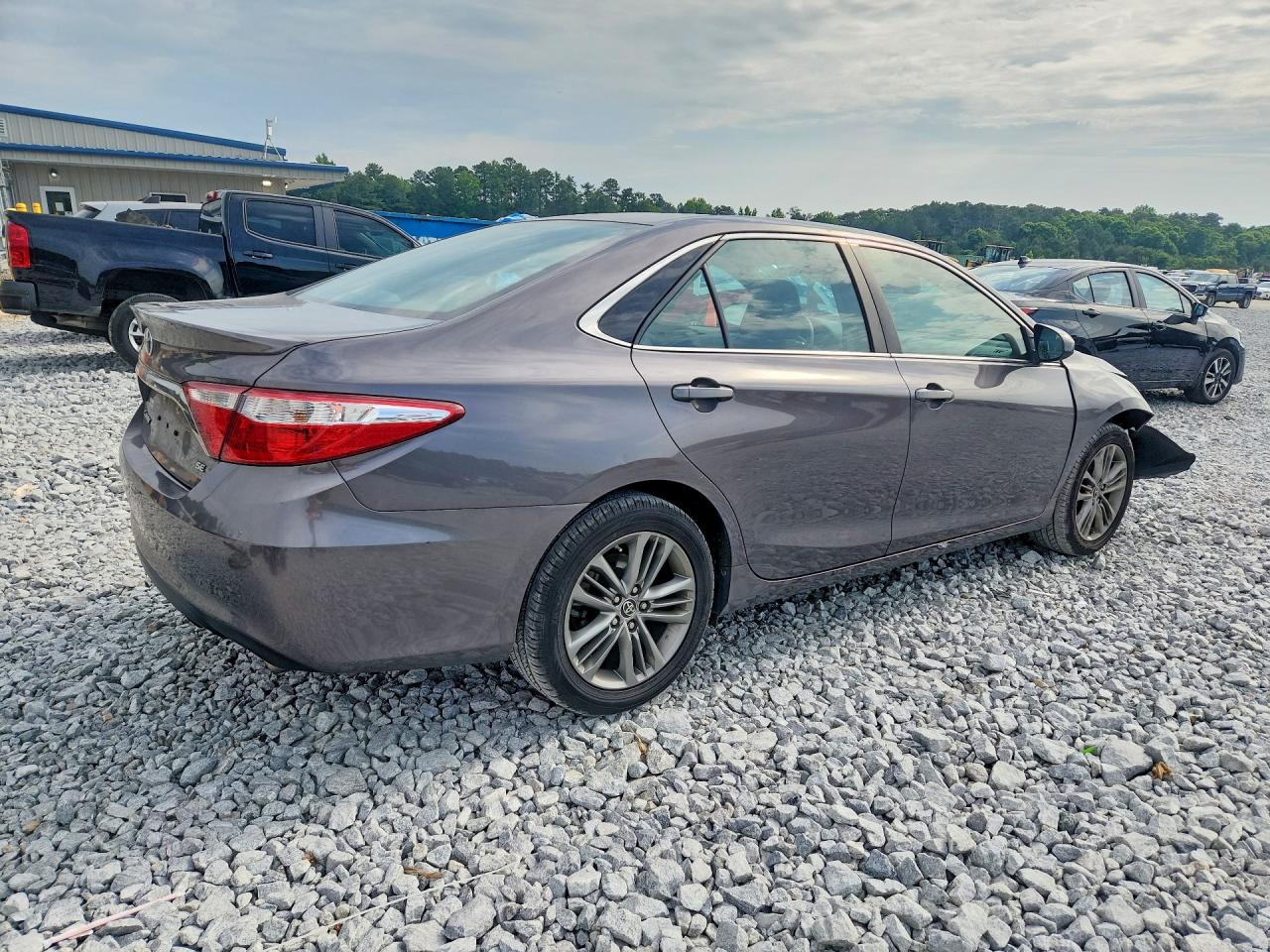 2015 TOYOTA CAMRY SE photo 7