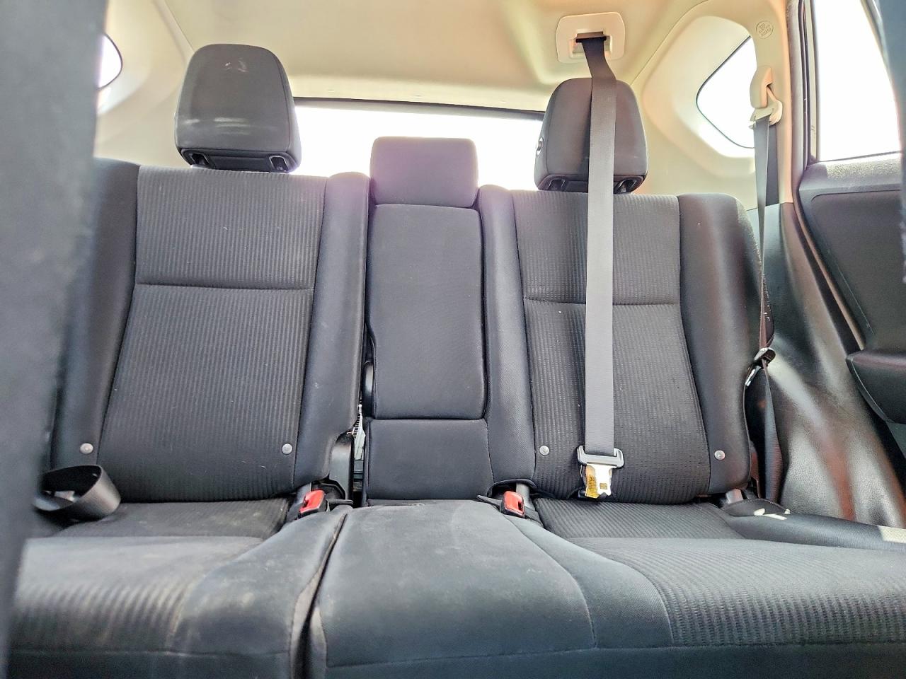 2015 TOYOTA RAV4 LE photo 28