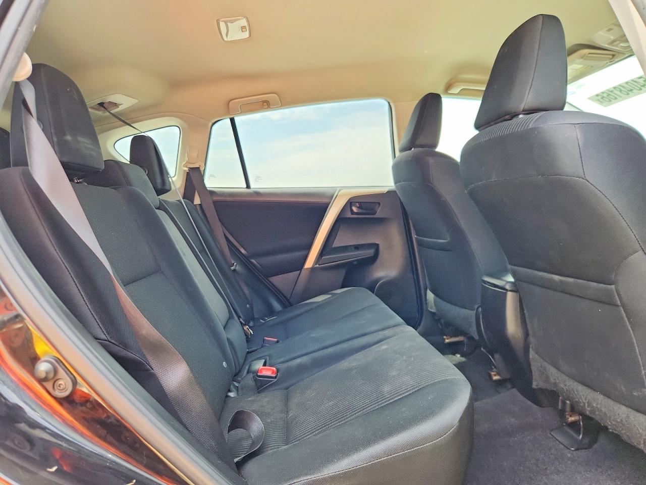 2015 TOYOTA RAV4 LE photo 31