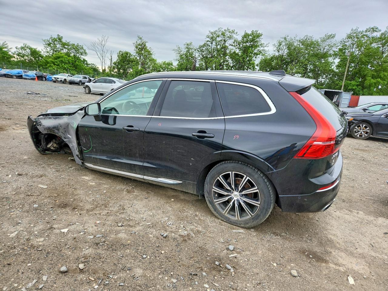 2019 VOLVO XC60 T5 INSCRIPTION photo 2