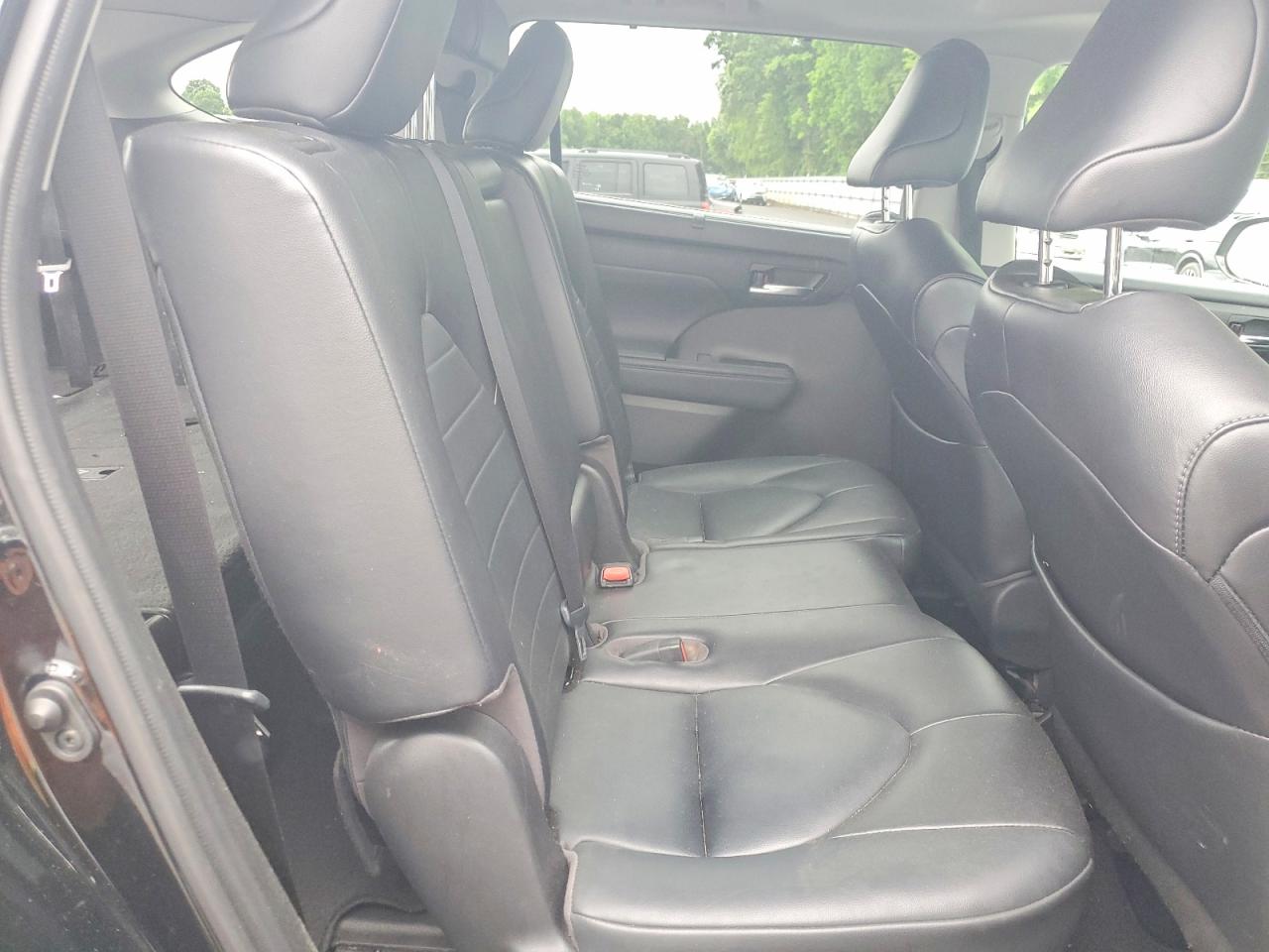 2022 TOYOTA HIGHLANDER HYBRID XLE photo 31