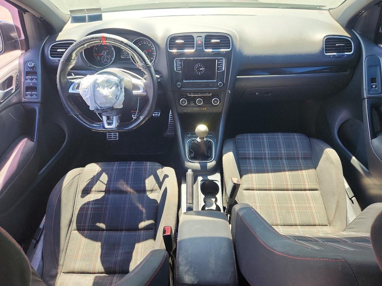 2012 VOLKSWAGEN GTI photo 15