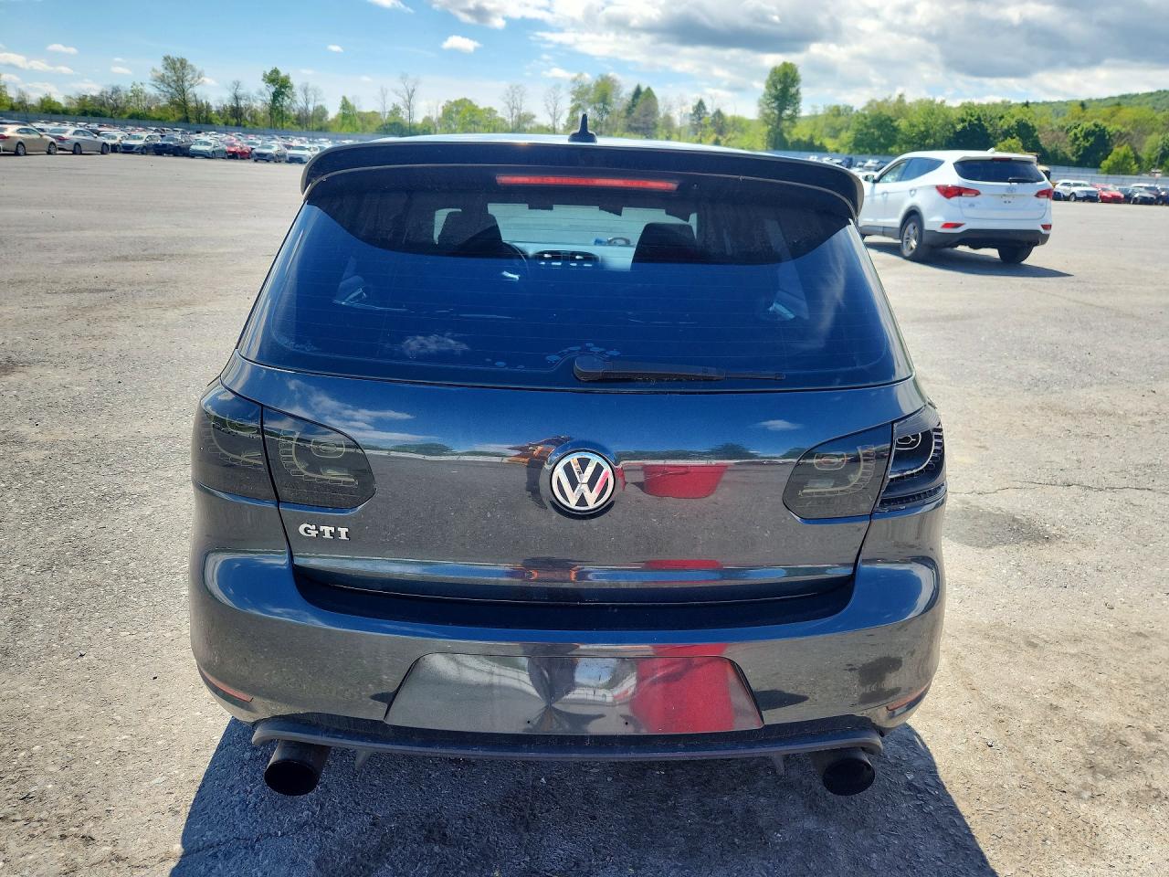 2012 VOLKSWAGEN GTI photo 11