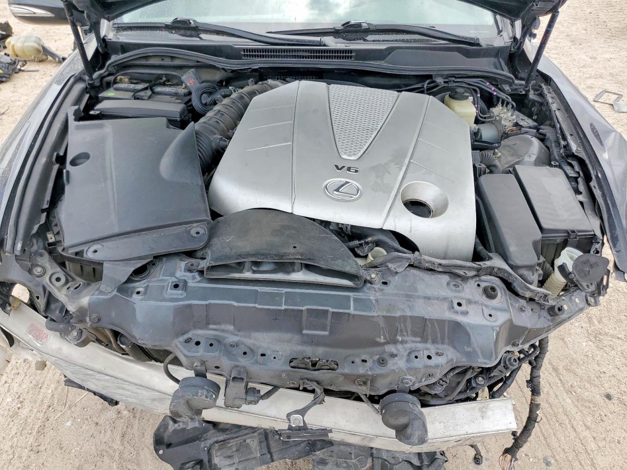 2011 LEXUS IS 350 photo 31