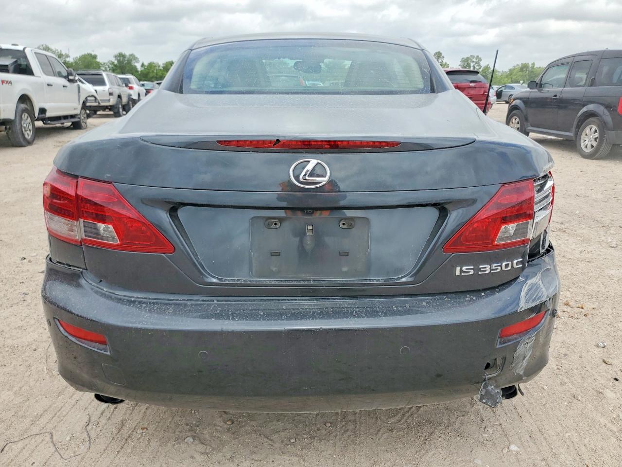 2011 LEXUS IS 350 photo 16