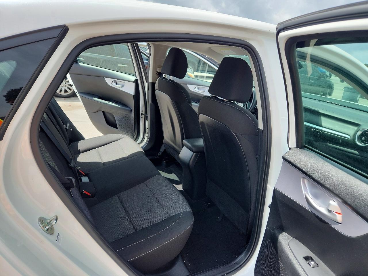 2024 KIA FORTE LXS photo 28