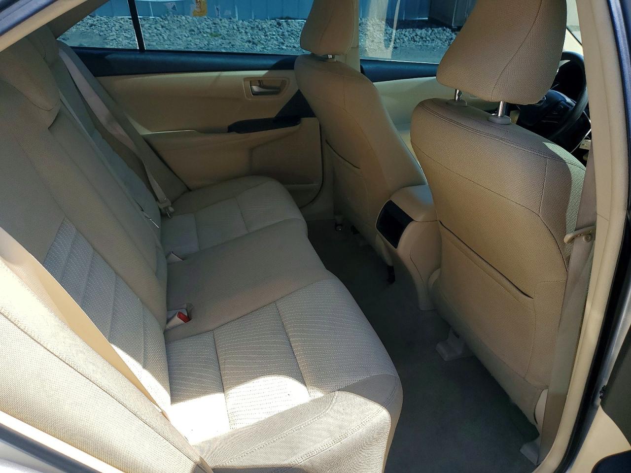 2015 TOYOTA CAMRY LE photo 28