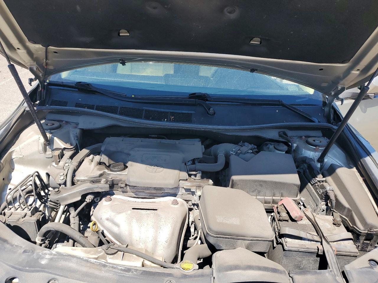 2015 TOYOTA CAMRY LE photo 31